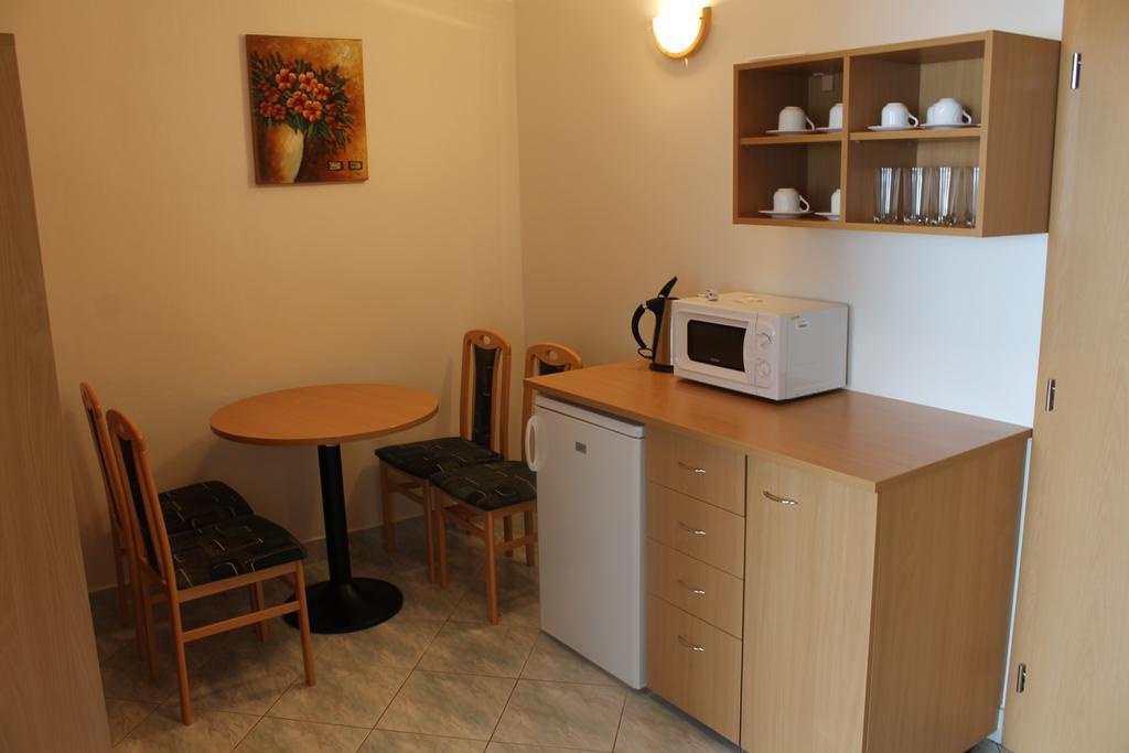 Hostel Sd Jedlikova 5 Košice Zimmer foto